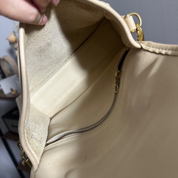 Vintage Coach Court - Picture 5 of 15